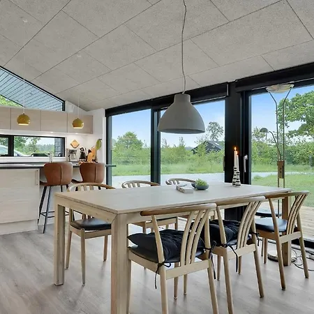 3 Bedroom Gorgeous In Glesborg Fjellerup Strand